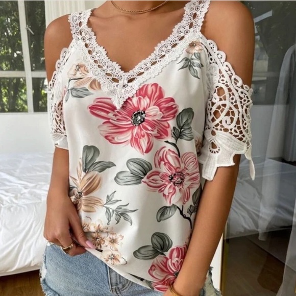 Boho Floral Print Cold Shoulder Lace Detail Top - Picture 5 of 6